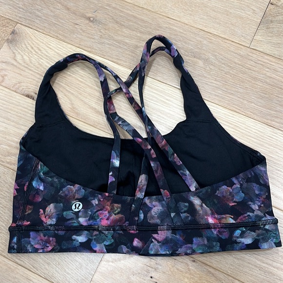 Lululemon energy bra sz 8. Worn 2x but no pads. Cute floral pattern. - Picture 2 of 2